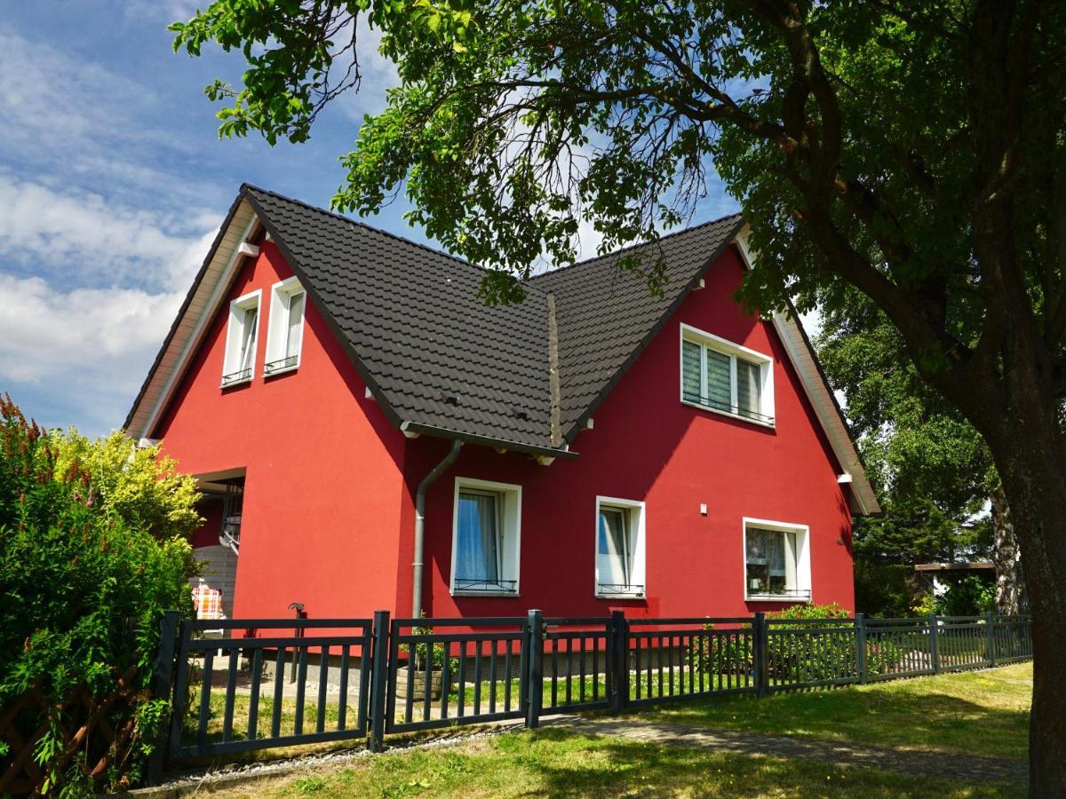 Apartment Rotes Haus Kroslin Exterior photo